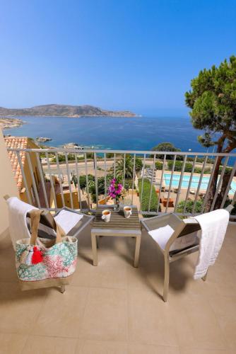 Vistas, Le Saint Erasme, Hotel Eco Friendly in Calvi Vistas, Le Saint Erasme, Hotel Eco Friendly in Calvi