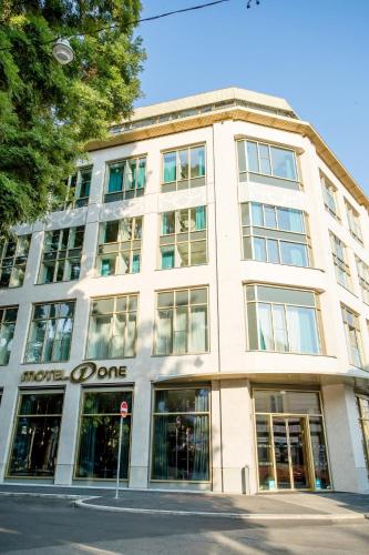 Entrance, Motel One Graz in Innere Stadt Entrance, Motel One Graz in Innere Stadt