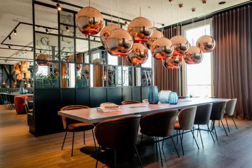 Pub/Lounge, The Cloud One Nürnberg, by the Motel One Group (The Cloud One Nurnberg, by the Motel One Group) near Szent Lőrinc Templom Pub/Lounge, The Cloud One Nürnberg, by the Motel One Group (The Cloud One Nurnberg, by the Motel One Group) near Szent Lőrinc Templom