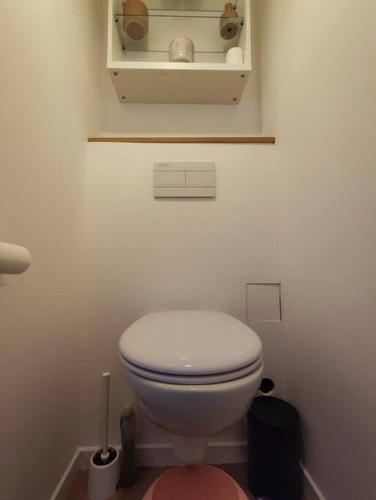 Kylpyhuone, Superbe appartement proche de Disney et de Paris in Lognes Kylpyhuone, Superbe appartement proche de Disney et de Paris in Lognes