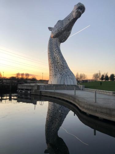 Nabij attractie, Scardroy Falkirk - Central 3 Bedroom Apartment with Parking, WiFi, Smart TVs in Falkirk North Nabij attractie, Scardroy Falkirk - Central 3 Bedroom Apartment with Parking, WiFi, Smart TVs in Falkirk North