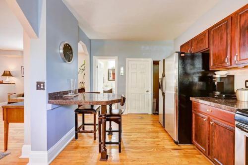 Victorian Manor 1 mile from Downtown Denver! in North Capitol Hill Victorian Manor 1 mile from Downtown Denver! in North Capitol Hill
