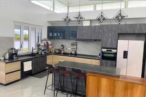 Dapur, Lake Side Villa in Pulau Naisoso Dapur, Lake Side Villa in Pulau Naisoso