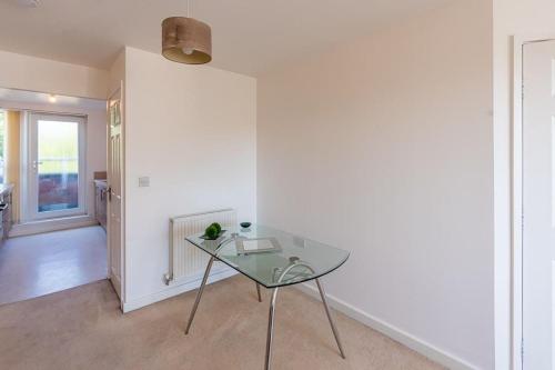 3rd Floor Apt Near QMC Hospital with City Views in Near Center 3rd Floor Apt Near QMC Hospital with City Views in Near Center
