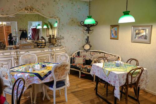 Ravintola, Tatin - Hotel & Café in Mtskheta (Tatin - Hotel & Cafe in Mtskheta) in Mtskheta Ravintola, Tatin - Hotel & Café in Mtskheta (Tatin - Hotel & Cafe in Mtskheta) in Mtskheta