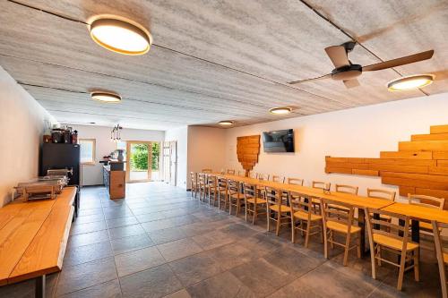 สิ่งอำนวยความสะดวก, Nevinný sklep (Nevinny sklep) in ซนอยโม สิ่งอำนวยความสะดวก, Nevinný sklep (Nevinny sklep) in ซนอยโม