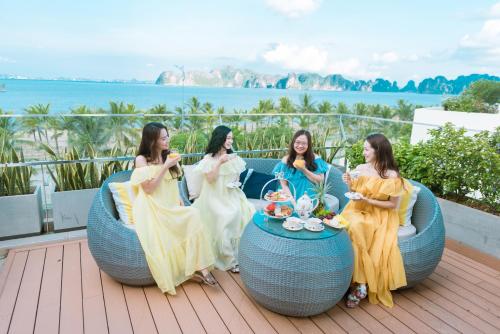 Балкон/терраса, Tahagi Villa Tuan Chau Ha Long in Hạ Long Балкон/терраса, Tahagi Villa Tuan Chau Ha Long in Hạ Long