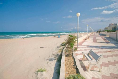 Acogedor apartamento en Daimús a 150 metros de la playa con parking privado y piscinas comunitarias (Acogedor apartamento en Daimus a 150 metros de la playa con parking privado y piscinas comunitarias) in Daimuz Acogedor apartamento en Daimús a 150 metros de la playa con parking privado y piscinas comunitarias (Acogedor apartamento en Daimus a 150 metros de la playa con parking privado y piscinas comunitarias) in Daimuz