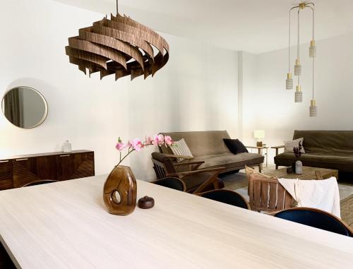 Cosy, Spacious, and Central