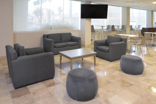 ردهة, City Express by Marriott Nuevo Laredo in Nuevo Laredo ردهة, City Express by Marriott Nuevo Laredo in Nuevo Laredo