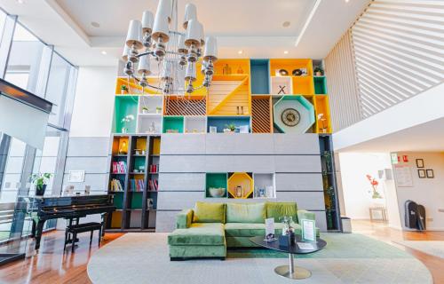 Зовнішній вигляд готелю, Holiday Inn Mulhouse By IHG in Мульуз Зовнішній вигляд готелю, Holiday Inn Mulhouse By IHG in Мульуз