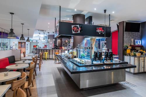 Restaurant, ibis Lisboa Alfragide in Amadora Restaurant, ibis Lisboa Alfragide in Amadora