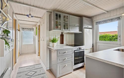 Kitchen, Amazing Home In Hemmet With Wifi in Hemmet Kitchen, Amazing Home In Hemmet With Wifi in Hemmet