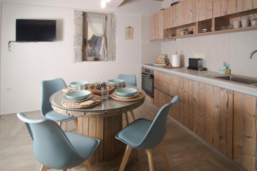 Wood&Stone Guesthouse in พาราเลีย เวอร์กาส Wood&Stone Guesthouse in พาราเลีย เวอร์กาส