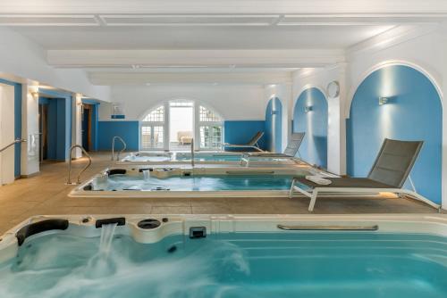 Gyógyfürdő, The Headland Hotel & Spa in Torquay Gyógyfürdő, The Headland Hotel & Spa in Torquay