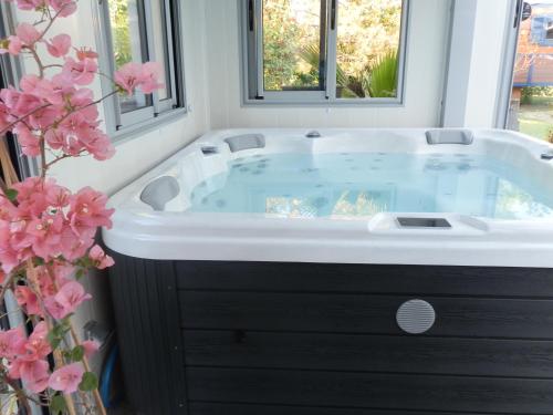 Pezsgőfürdő, Domaine De Meigne in Meigne Pezsgőfürdő, Domaine De Meigne in Meigne