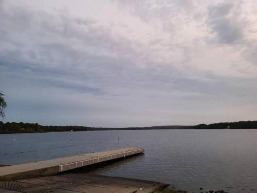Gardner Lake 2 Queen/1King/2 Bath/Laundry- Private in Uncasville (CT) Gardner Lake 2 Queen/1King/2 Bath/Laundry- Private in Uncasville (CT)