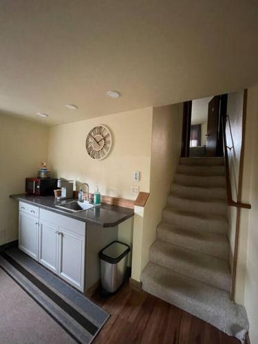 Parkway Yellowstone Guest House Apartment #5 in Gardiner (MT) Parkway Yellowstone Guest House Apartment #5 in Gardiner (MT)