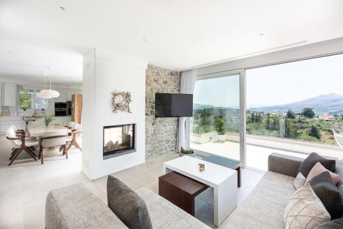 Surrounding environment, Villa Inati in Fres Surrounding environment, Villa Inati in Fres