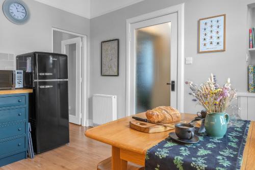 المرافق, Beeswing, a Victorian Gem in Biggar in Biggar المرافق, Beeswing, a Victorian Gem in Biggar in Biggar