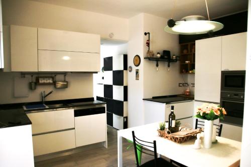 Konyha, Casa de Chicca - Cute Apartment near Lake Nemi in Genzano Di Roma Konyha, Casa de Chicca - Cute Apartment near Lake Nemi in Genzano Di Roma