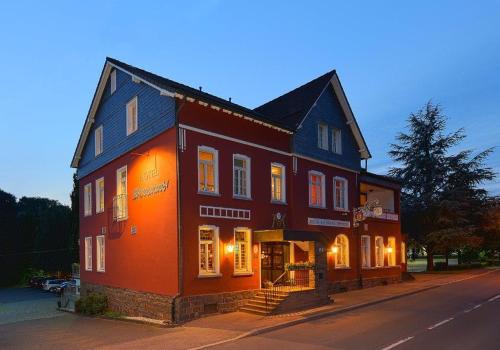 Зовнішній вигляд готелю, Hotel Stremme in Gummersbach Зовнішній вигляд готелю, Hotel Stremme in Gummersbach