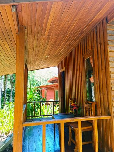 Exterior view, Lanta Maikeaw Bungalow in Sang Kha Ou Exterior view, Lanta Maikeaw Bungalow in Sang Kha Ou