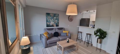 Guestroom, Olympic games JO 2024 easy access apartment in Louvres Guestroom, Olympic games JO 2024 easy access apartment in Louvres