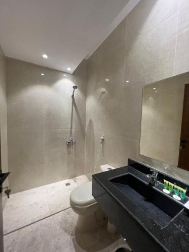 Bathroom, سويت إم للأجنحة الفندقية in Mudhainib Bathroom, سويت إم للأجنحة الفندقية in Mudhainib