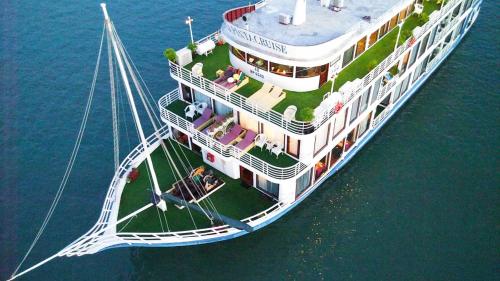 Exterior view, Lotus Elegance Cruise in Tuan Chau Island Exterior view, Lotus Elegance Cruise in Tuan Chau Island
