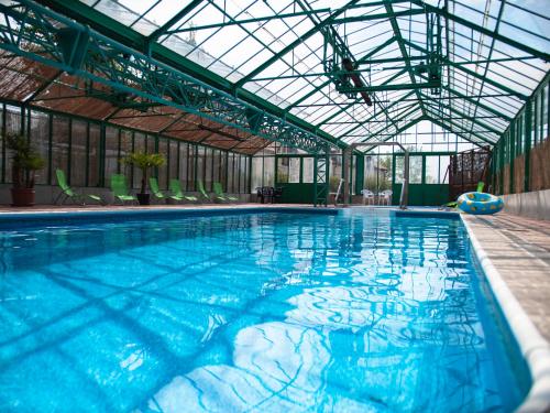 Darovansky Dvur - Wellness & Golf Hotel in เบรซี Darovansky Dvur - Wellness & Golf Hotel in เบรซี