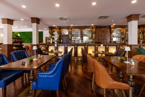 ห้องอาหาร, Darovansky Dvur - Wellness & Golf Hotel in เบรซี ห้องอาหาร, Darovansky Dvur - Wellness & Golf Hotel in เบรซี