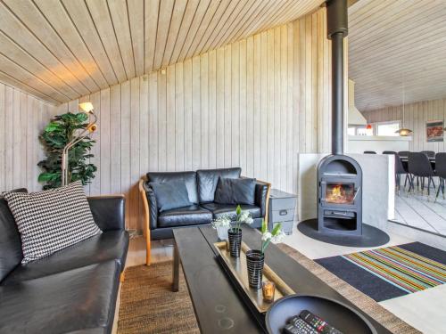 Holiday Home Apelone - 800m from the sea in NW Jutland by Interhome in Marup Holiday Home Apelone - 800m from the sea in NW Jutland by Interhome in Marup