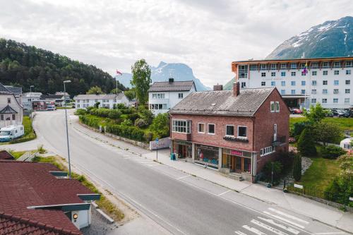 Tiglkåk (Tiglkak) in Andalsnes Tiglkåk (Tiglkak) in Andalsnes