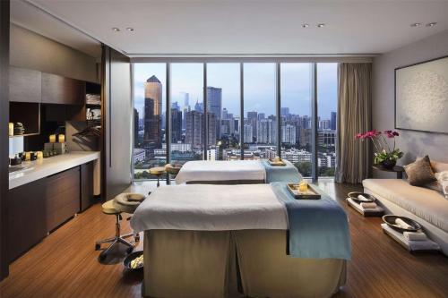 Sports and activities, Hilton Guangzhou Tianhe in Guangzhou Sports and activities, Hilton Guangzhou Tianhe in Guangzhou
