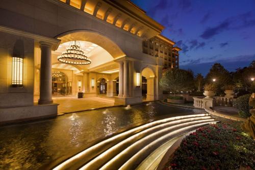 Exterior view, Hilton Yuxi Fuxian Lake in Yuxi Exterior view, Hilton Yuxi Fuxian Lake in Yuxi