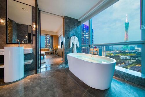 Bathroom, Conrad Guangzhou near Guangdong Museum Bathroom, Conrad Guangzhou near Guangdong Museum