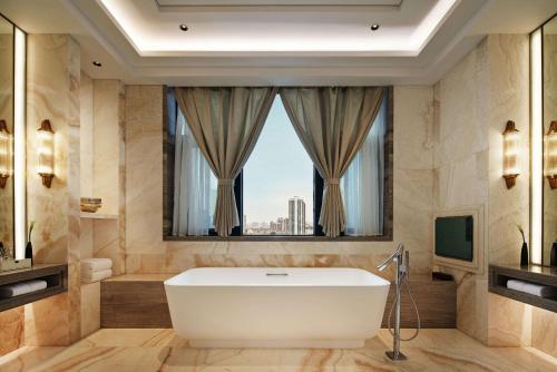 Bathroom, Conrad Tianjin in Tianjin Bathroom, Conrad Tianjin in Tianjin