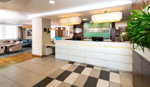 Lobby, Hampton by Hilton Birmingham Jewellery Quarter near Jewellery Quarter Lobby, Hampton by Hilton Birmingham Jewellery Quarter near Jewellery Quarter