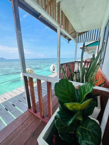 BIHING ANGAN water chalet near อุทยานทางทะเลตุนซาการัน BIHING ANGAN water chalet near อุทยานทางทะเลตุนซาการัน