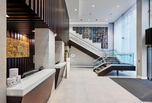 Lobi, DoubleTree by Hilton Hotel & Spa Liverpool in Liverpool Lobi, DoubleTree by Hilton Hotel & Spa Liverpool in Liverpool