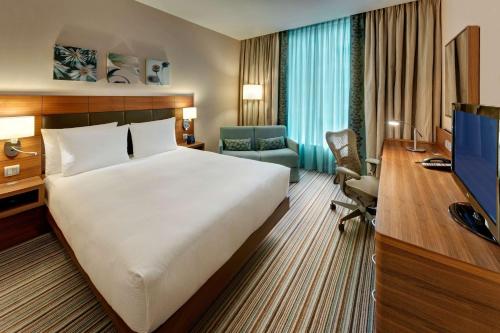 Hilton Garden Inn Frankfurt Airport - image 3