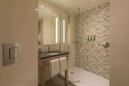 Hampton by Hilton Frankfurt Airport - image 7