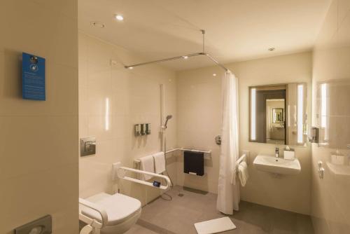Hampton by Hilton Frankfurt Airport - image 5