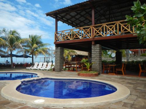 Buitenkant, Punta Roca Surf Resort in La Libertad Buitenkant, Punta Roca Surf Resort in La Libertad