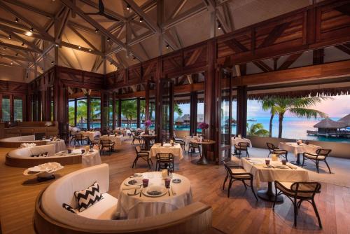 Ресторант, Conrad Bora Bora Nui in Остров Бора Бора Ресторант, Conrad Bora Bora Nui in Остров Бора Бора