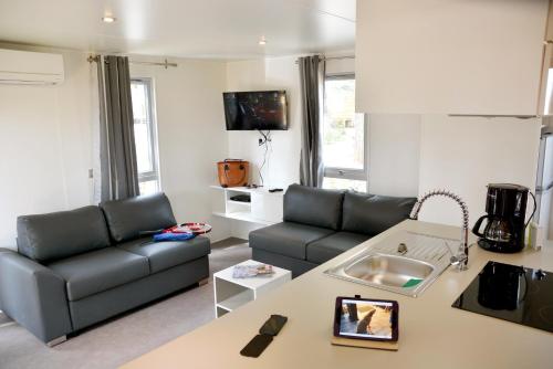 Camping Resort La Baume La Palmeraie in Capitou Camping Resort La Baume La Palmeraie in Capitou