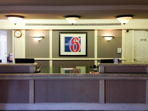 Előcsarnok, Motel 6 Monroe, LA in Monroe (LA) Előcsarnok, Motel 6 Monroe, LA in Monroe (LA)