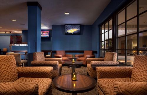 ห้องอาหาร, Embassy Suites by Hilton Phoenix Tempe in เทมปีเซาท์ ห้องอาหาร, Embassy Suites by Hilton Phoenix Tempe in เทมปีเซาท์