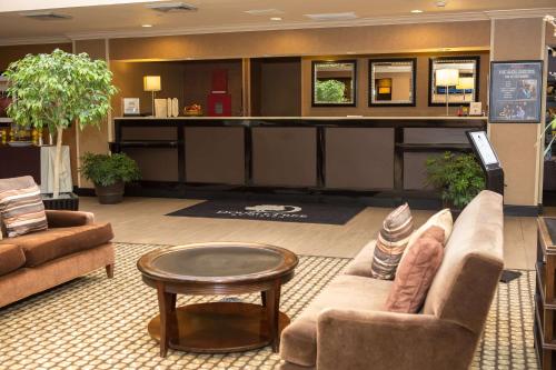 Lobby, DoubleTree by Hilton Washington Meadow Lands Casino Area in Washington (PA) Lobby, DoubleTree by Hilton Washington Meadow Lands Casino Area in Washington (PA)